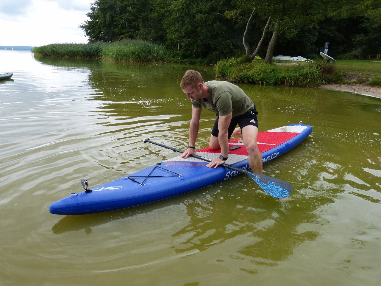 Stand Up Paddling: Tipps für Anfänger (Basics) - fitness-factory.net